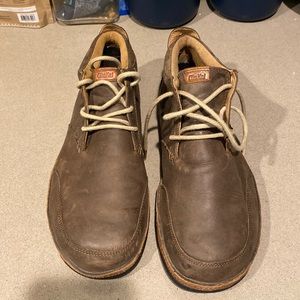 Olukai size 11 brown leather